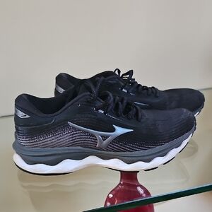 Mizuno Women's Wave Sky 5 Running Shoes, Black, Size 8